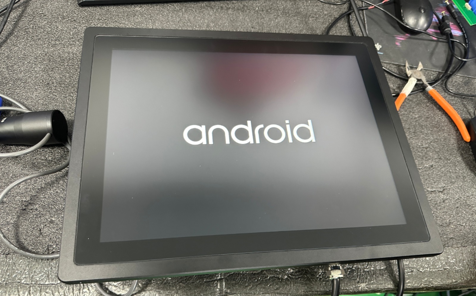Monitor IP67 custom in fase di configurazione, schermata di avvio Android